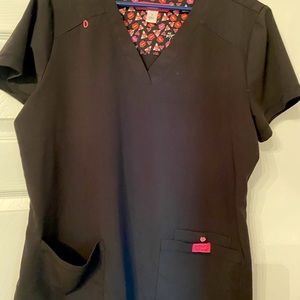 Women’s Betsy Johnson scrubs~L~ Top & Bottoms (Set) Black